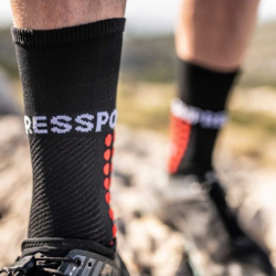 COMPRESSPORT - ULTRA TRAIL SOCKS - Black