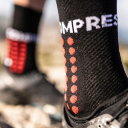 COMPRESSPORT - ULTRA TRAIL SOCKS - Black