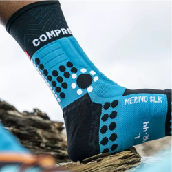 COMPRESSPORT - PRO RACING SOCKS WINTER TRAIL - Mosaïc Blue / Black