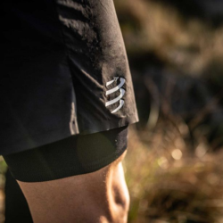 COMPRESSPORT - SHORT TRAIL 2 EN 1 - Black