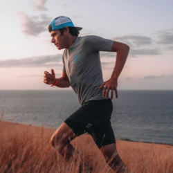 COMPRESSPORT - TRAIL HALF-ZIP FITTED SS TOP - Alloy / Hawaiian